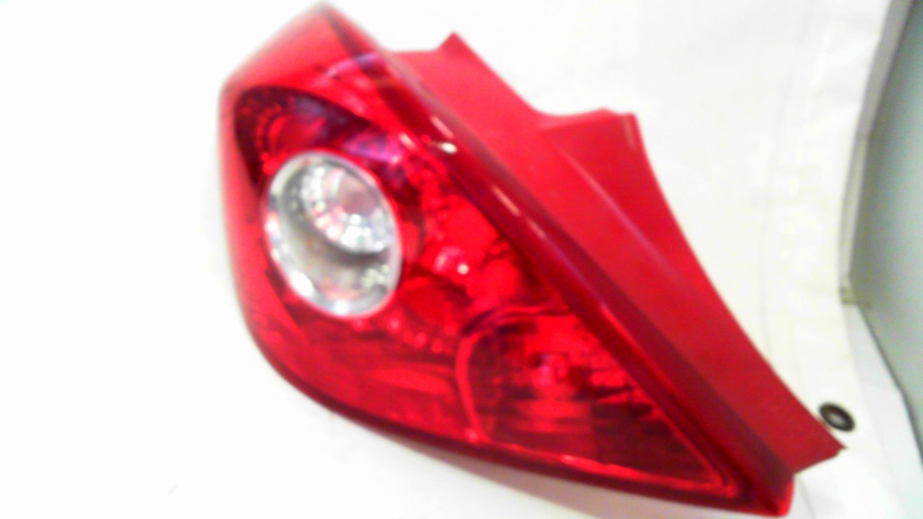 Fanale posteriore principale sinistro (luci)