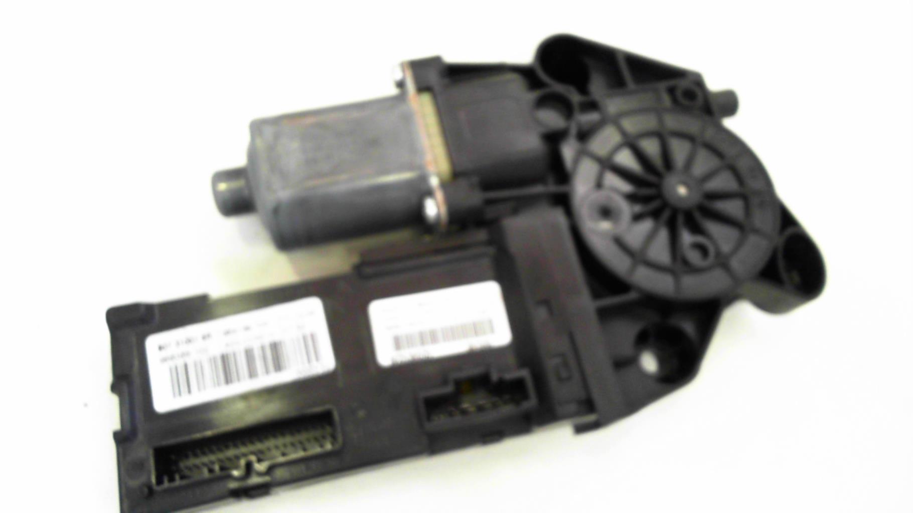 Moteur leve vitre avant gauche