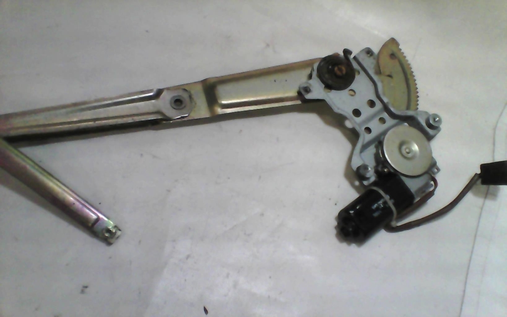 Leve vitre electrique avant droit
