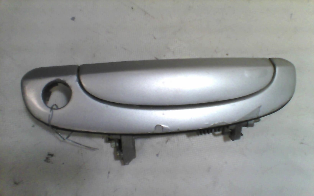 Poignee porte avant gauche