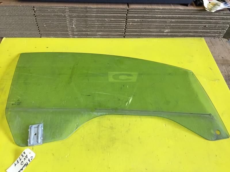Vetro anteriore destro