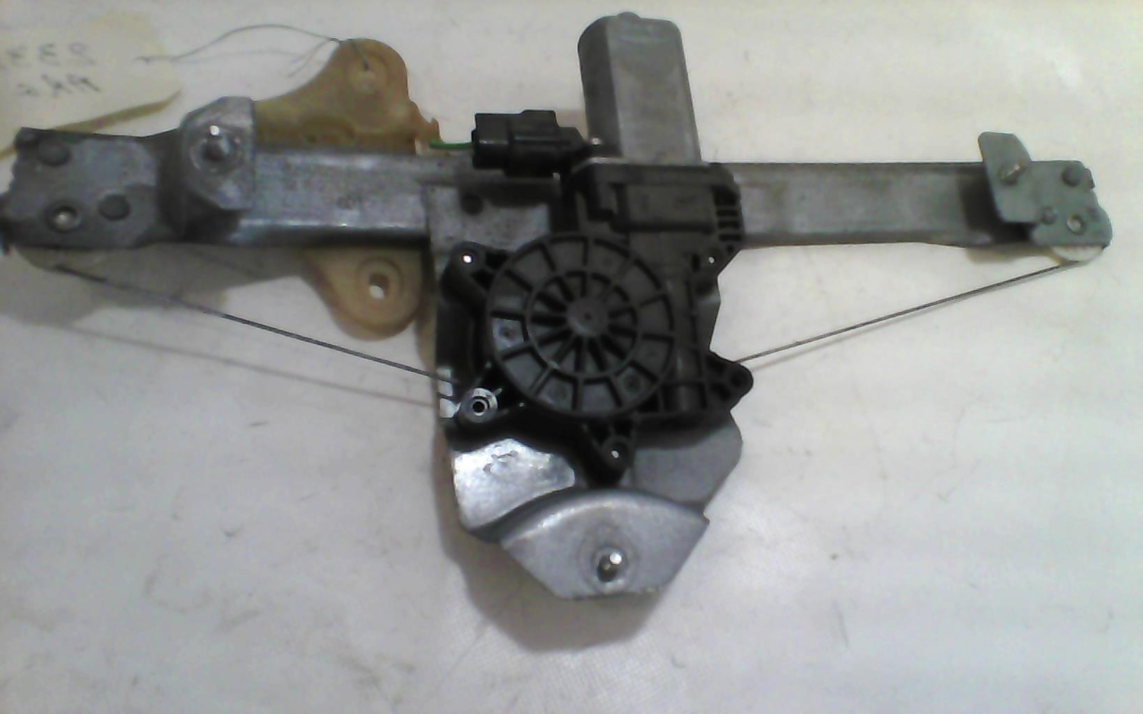 Leve vitre electrique arriere gauche