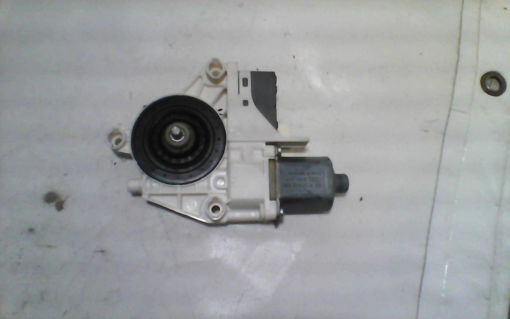 Moteur leve vitre arriere droit