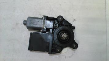 Moteur leve vitre avant droit