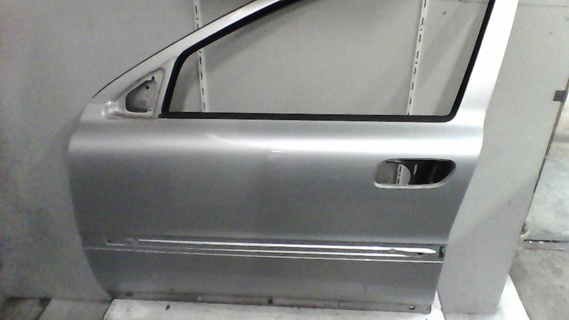 Porte avant gauche