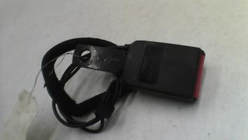 Attache ceinture arriere droit