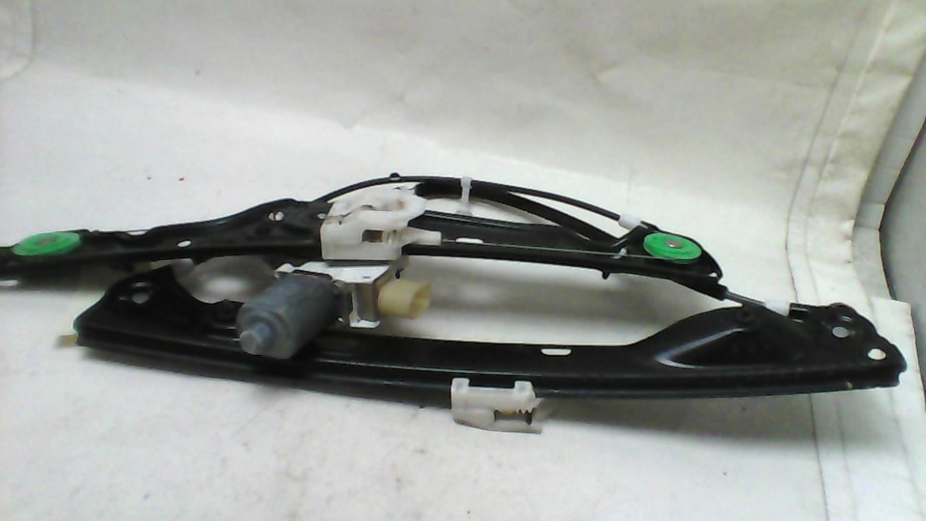 Leve vitre electrique avant droit
