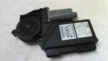 Moteur leve vitre avant droit