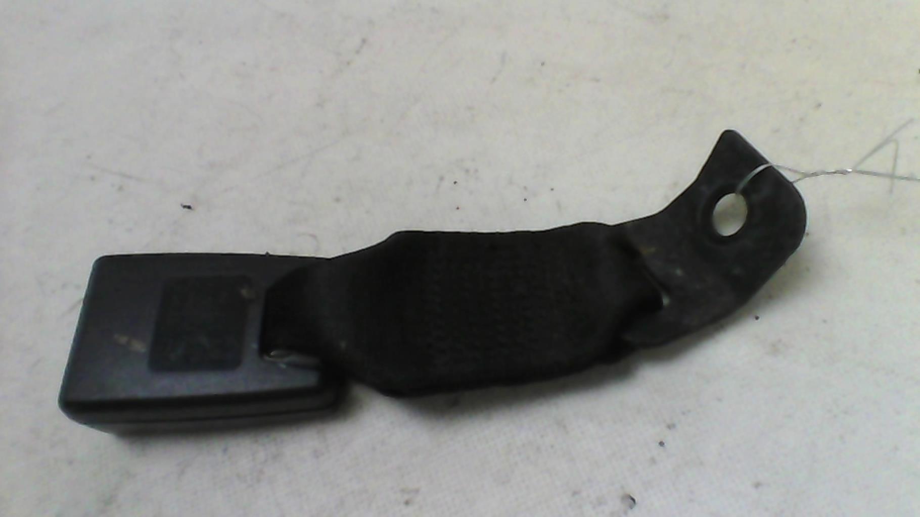 Attache ceinture arriere gauche