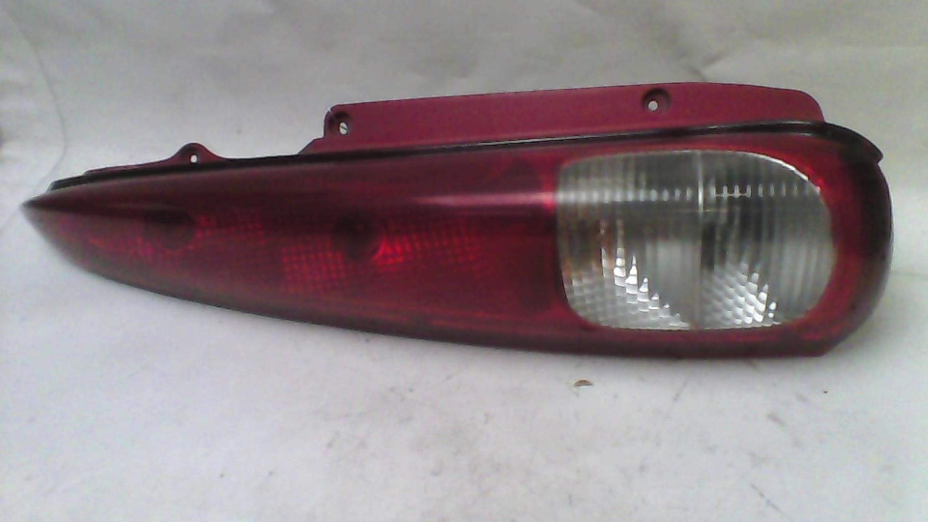 Fanale posteriore principale sinistro (luci)