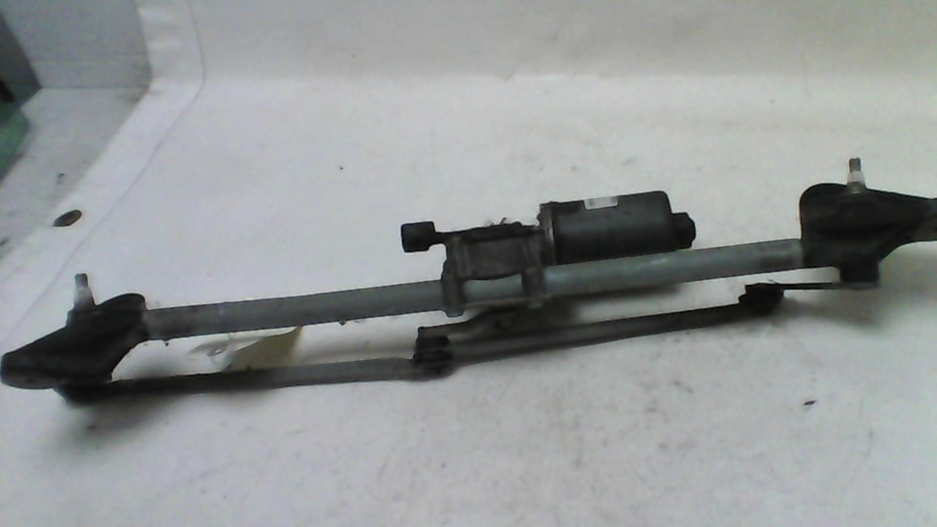 Moteur essuie glace avant