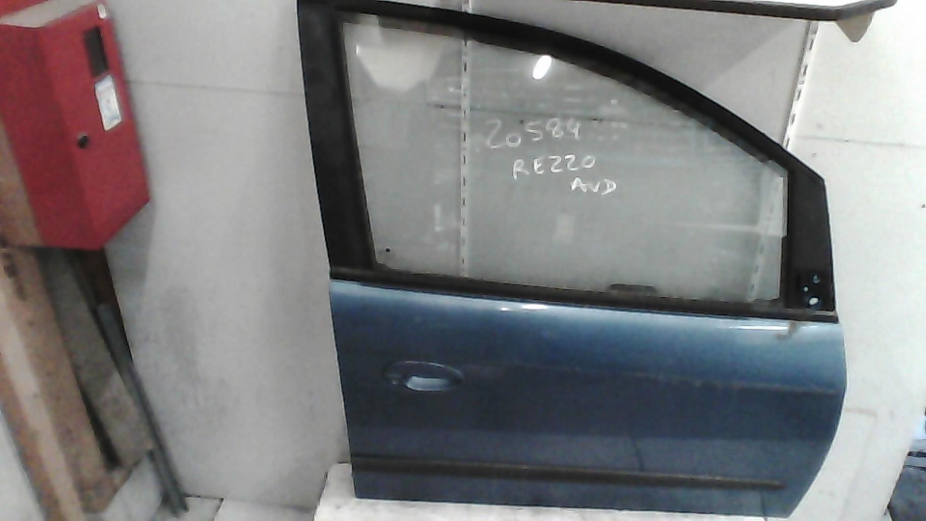 Porte avant droit