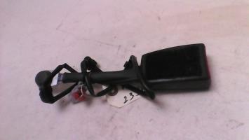 Attache ceinture avant gauche