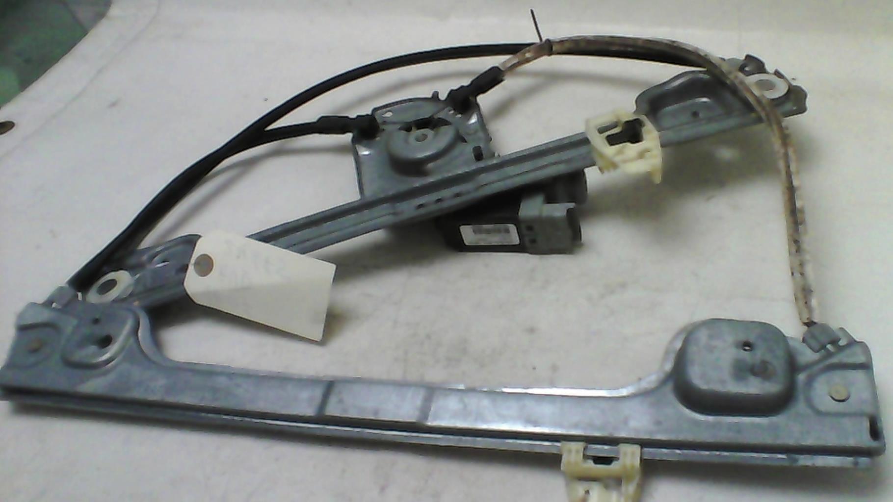 Leve vitre electrique avant droit