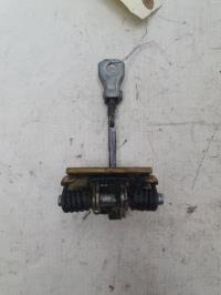 Tirante limitador de puerta delantera derecha