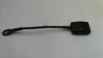 Attache ceinture avant droit