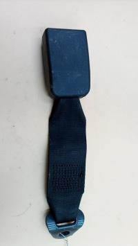 Attache ceinture arriere centrale