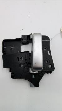 Poignee interieur porte laterale gauche