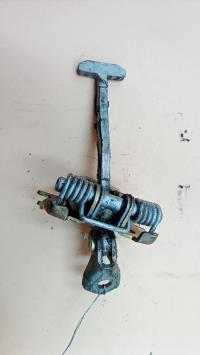 Tirant de porte avant droit