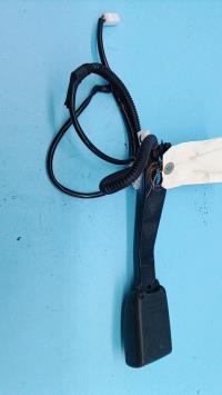 Attache ceinture avant droit