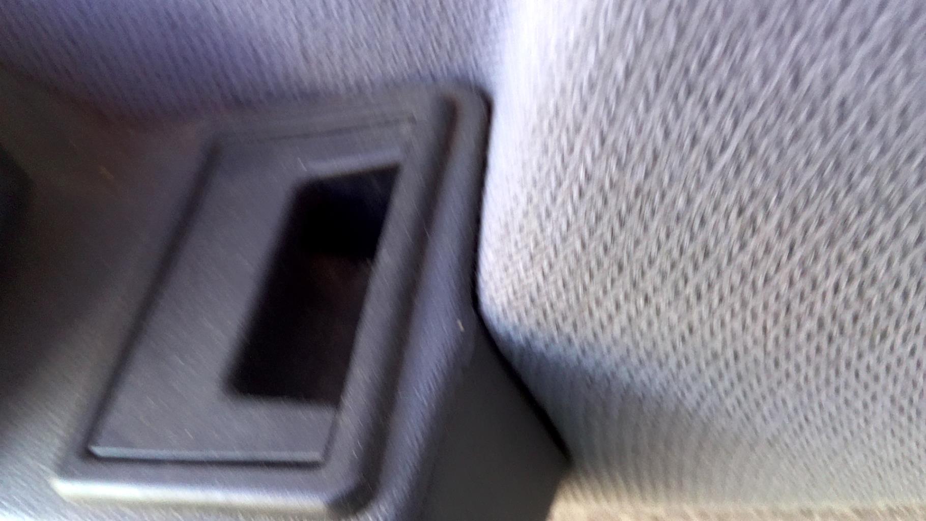 Poignee interieur arriere gauche