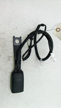 Attache ceinture avant droit