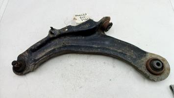 Triangle inferieur avant gauche