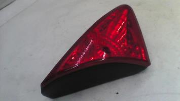 Luz trasera secundaria izquierda (luces)