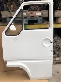 Porte avant gauche