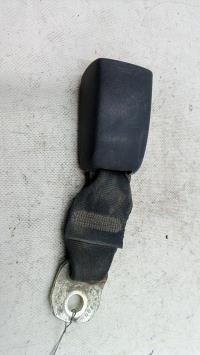 Attache ceinture arriere droit