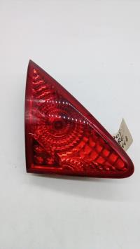 Luz trasera secundaria izquierda (luces)