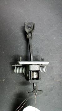Tirant de porte avant droit