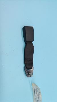 Attache ceinture arriere droit