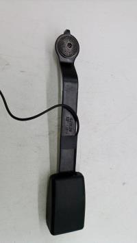 Attache ceinture avant gauche
