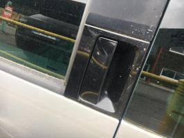 Poignee porte arriere gauche