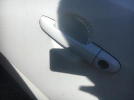 Poignee porte avant gauche
