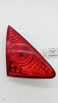 Luz trasera secundaria izquierda (luces)