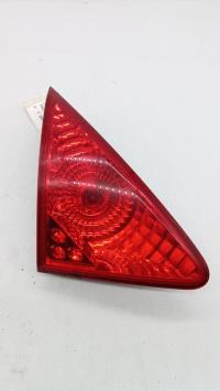 Luz trasera secundaria izquierda (luces)
