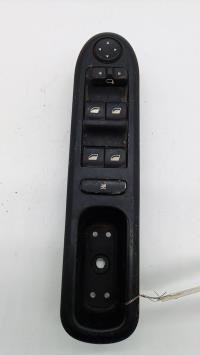 Interruttore lavacristalli anteriore sinistro