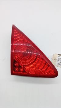 Luz trasera secundaria izquierda (luces)