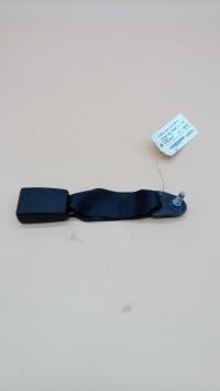 Attache ceinture arriere droit