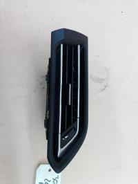 Aerateur tableau de bord avant gauche