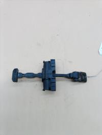 Tirante limitador de puerta delantera derecha