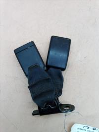 Attache ceinture arriere droit
