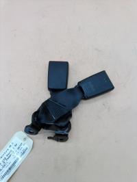 Attache ceinture arriere droit