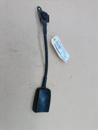 Attache ceinture avant droit