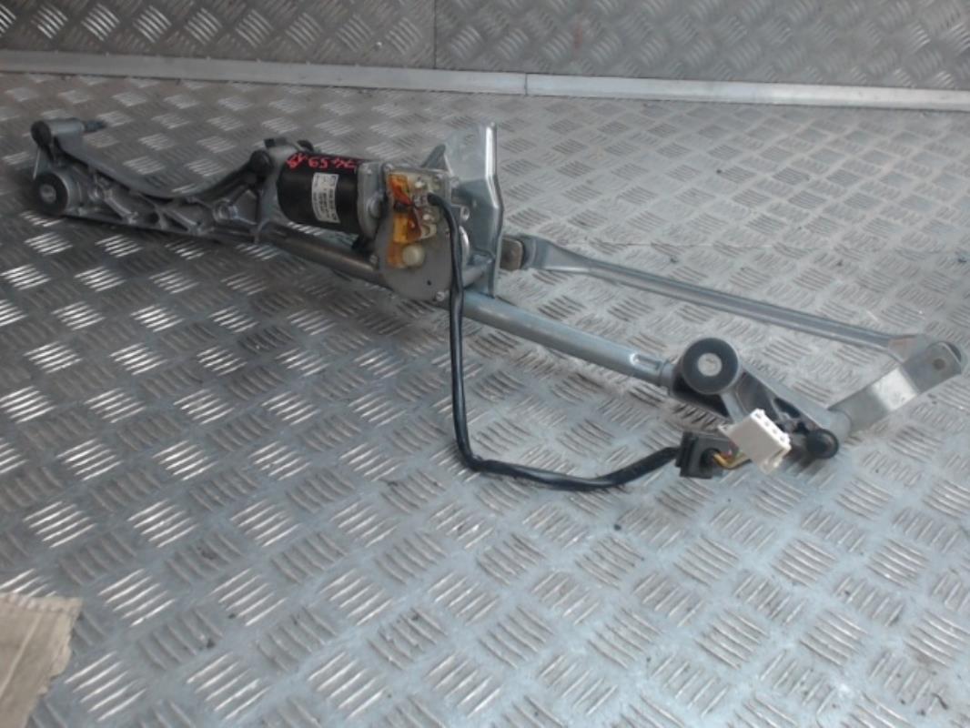 Motore tergicristallo anteriore