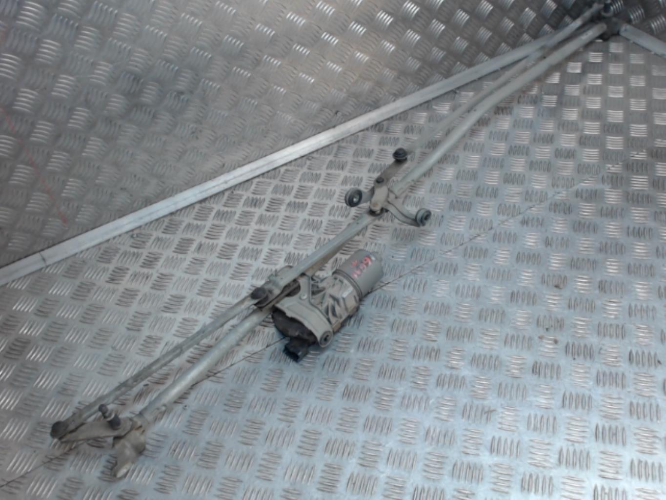 Motore tergicristallo anteriore