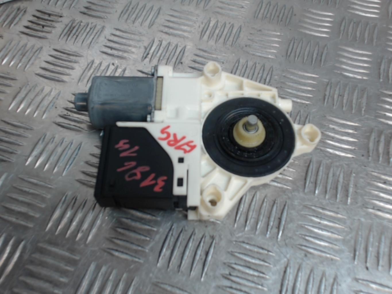 Moteur leve vitre arriere gauche