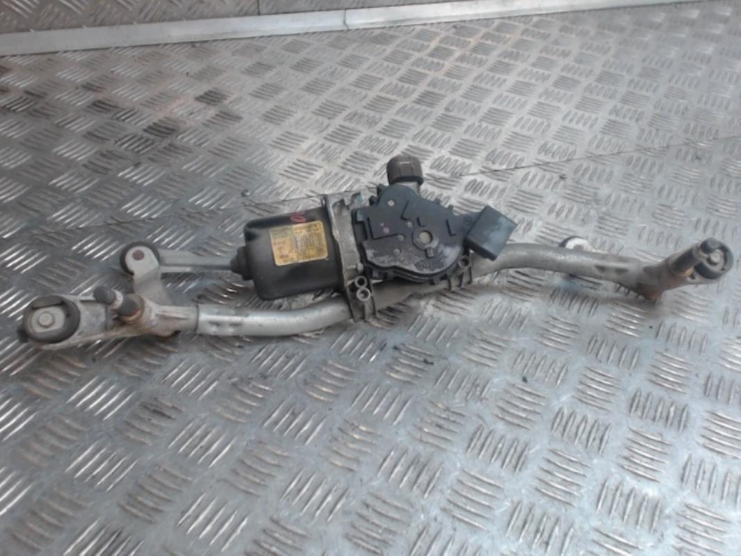 Motore tergicristallo anteriore